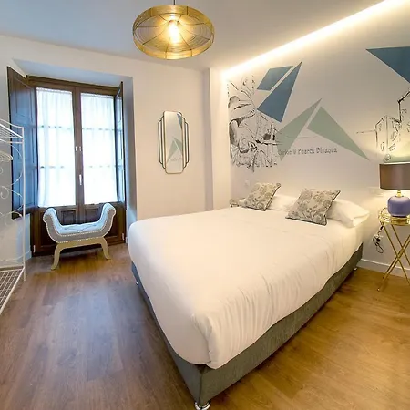 Apartment Cervantes 5 Collection - Bisagra Delux