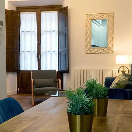 Cervantes 5 Collection - Bisagra Delux Apartman